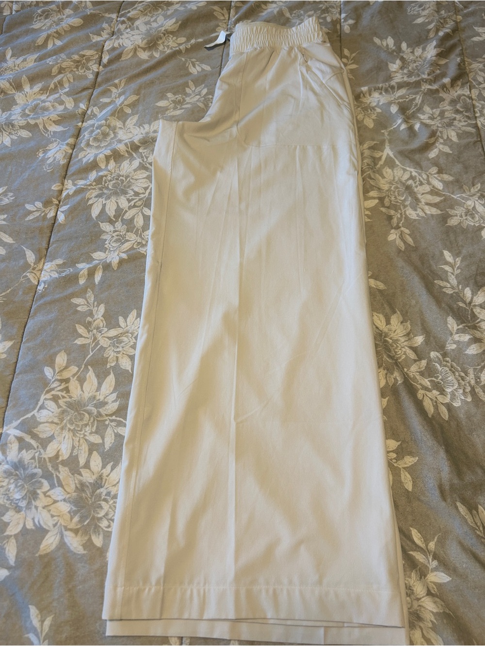 Lululemon Swift Mid Rise wide leg pant